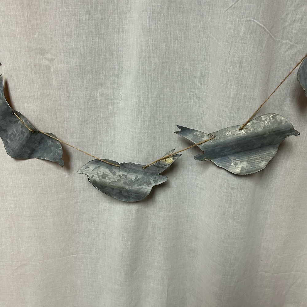 Rustic tin bird garland indoors or outdoors wall decoration shinny one side - Picture 13 of 14